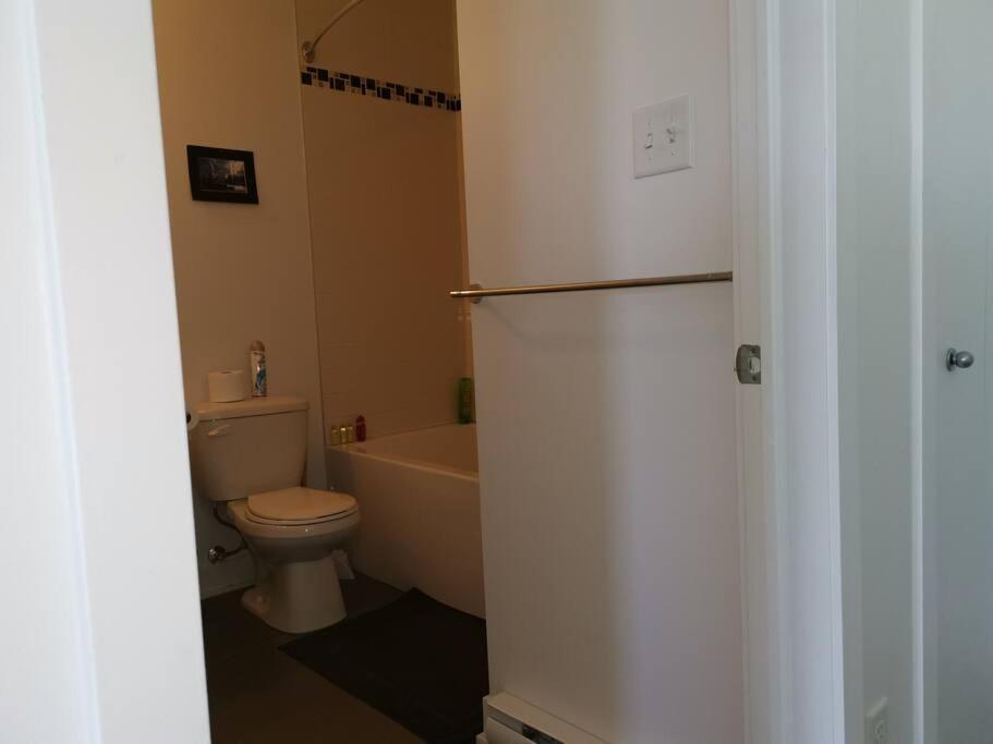 Lovely Studio In Longueuil, Near Downtown Montreal Apartment Exterior photo